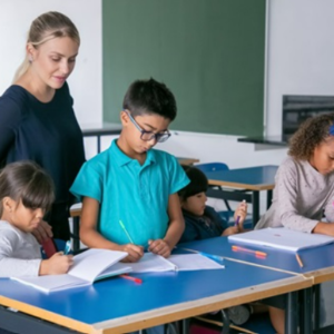 Auxiliar de Sala de Aula
